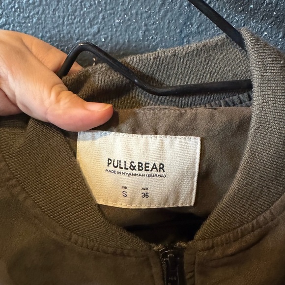 Pull&Bear Green Bomber Jacket with Stand-Up Collar - Picture 2 of 4